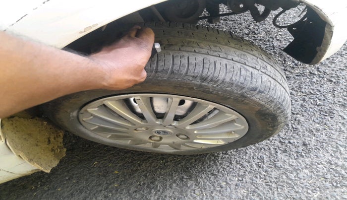 2010 Tata Indica Vista TERRA TDI, Diesel, Manual, 1,39,780 km, tyre