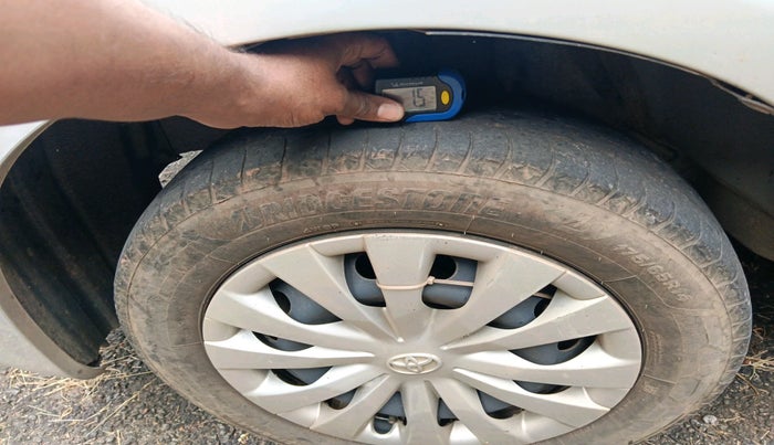 2012 Toyota Etios Liva G, Petrol, Manual, 87,770 km, tyre