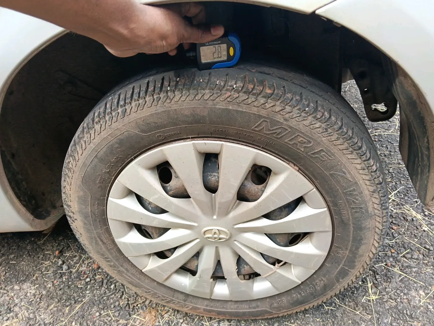 2012 Toyota Etios Liva G, Petrol, Manual, 87,770 km, tyre