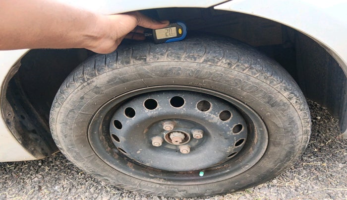 2012 Toyota Etios Liva G, Petrol, Manual, 87,770 km, tyre