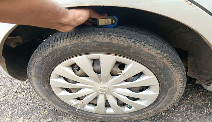 2012 Toyota Etios Liva G, Petrol, Manual, 87,770 km, tyre