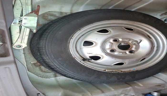 2013 Maruti Zen Estilo LXI, Petrol, Manual, 40,024 km, tyre