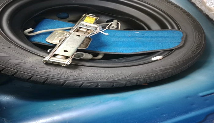 2013 Hyundai Eon MAGNA +, Petrol, Manual, 50,280 km, tyre