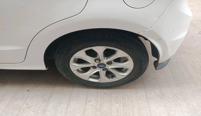 2014 Ford Figo TITANIUM 1.2 PETROL, Petrol, Manual, 1,05,729 km, tyre