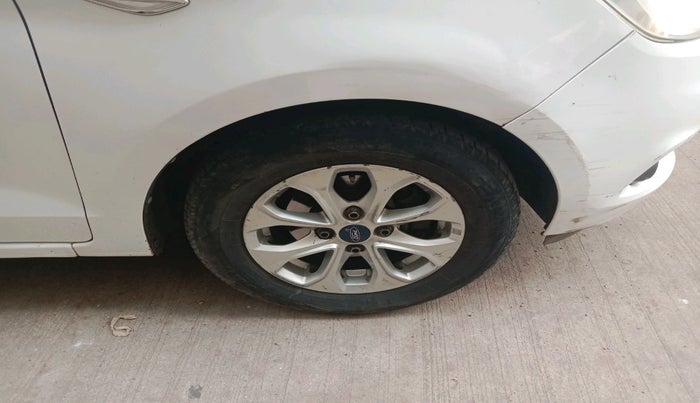 2014 Ford Figo TITANIUM 1.2 PETROL, Petrol, Manual, 1,05,729 km, tyre