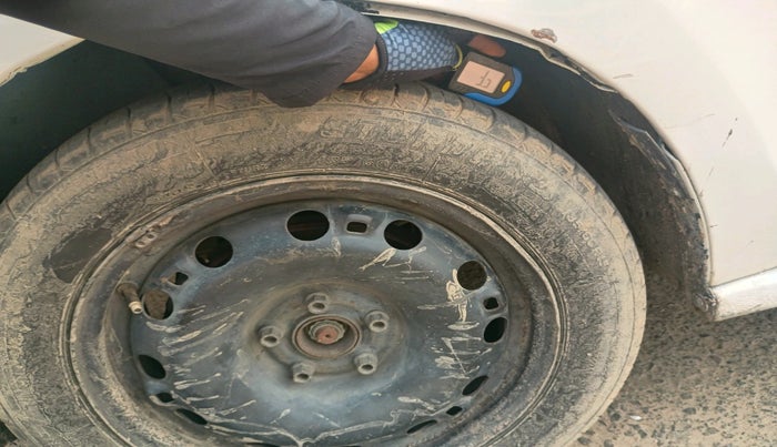 2015 Skoda Rapid AMBITION 1.5 TDI, Diesel, Manual, 1,24,738 km, tyre