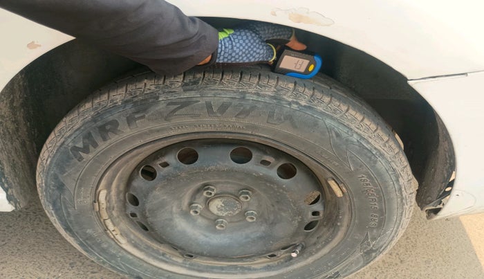 2015 Skoda Rapid AMBITION 1.5 TDI, Diesel, Manual, 1,24,738 km, tyre