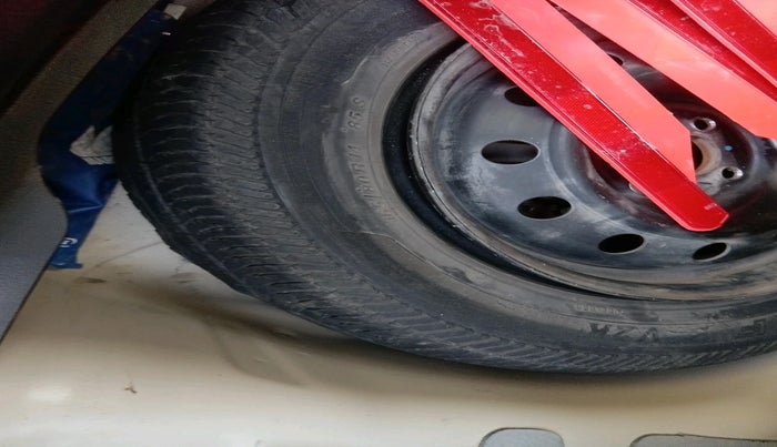 2014 Maruti Swift Dzire VXI, Petrol, Manual, 60,684 km, tyre