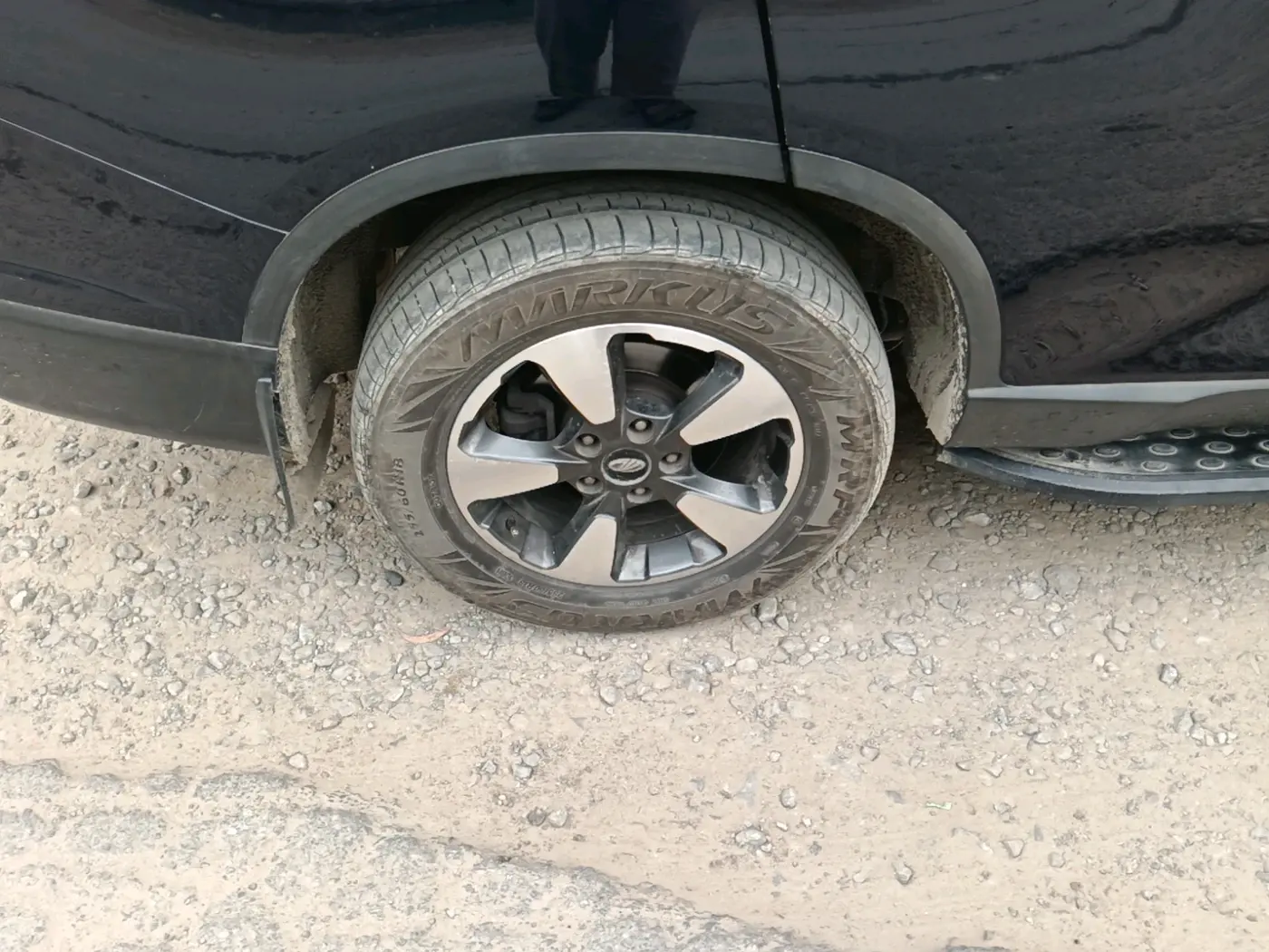 2022 Mahindra ALTURAS G4 2WD AT, Diesel, Automatic, 30,731 km, tyre