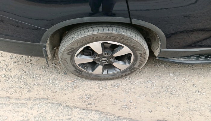 2022 Mahindra ALTURAS G4 2WD AT, Diesel, Automatic, 30,731 km, tyre