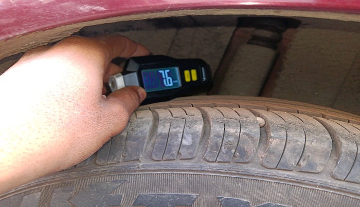 2014 Maruti Ertiga VXI, Petrol, Manual, 66,826 km, tyre