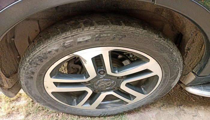 2017 Tata Hexa XTA 4X2 7 STR, Diesel, Automatic, 1,36,519 km, tyre