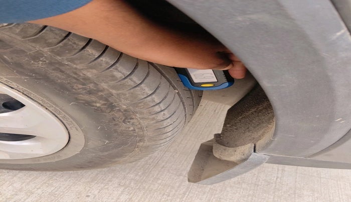 2024 MG ASTOR Sprint 1.5 MT (Ivory), Petrol, Manual, 6,646 km, tyre