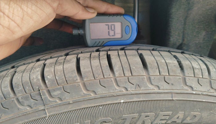 2014 Maruti Swift VXI, Petrol, Manual, 1,15,675 km, tyre