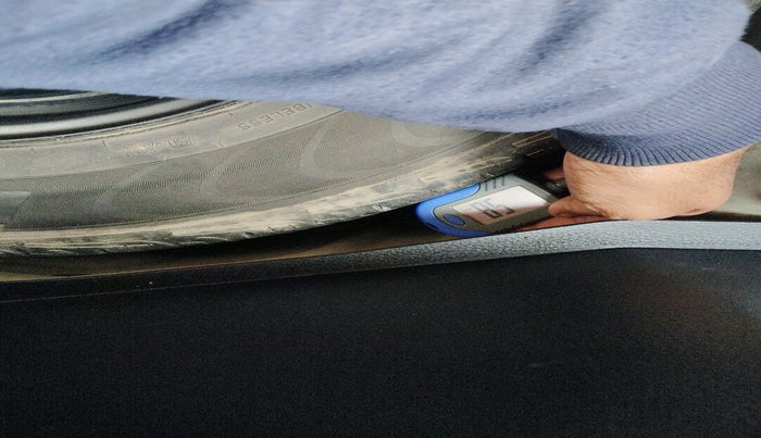 2014 Maruti Swift VXI, Petrol, Manual, 1,15,675 km, tyre