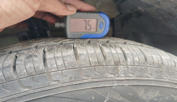 2014 Maruti Swift VXI, Petrol, Manual, 1,15,675 km, tyre