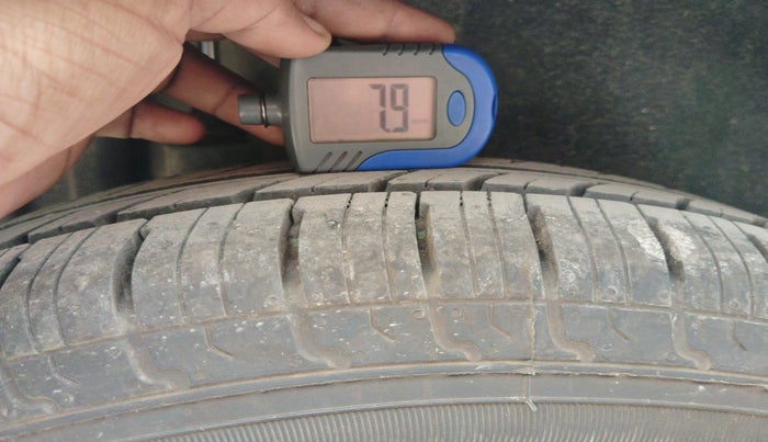 2014 Maruti Swift VXI, Petrol, Manual, 1,15,675 km, tyre