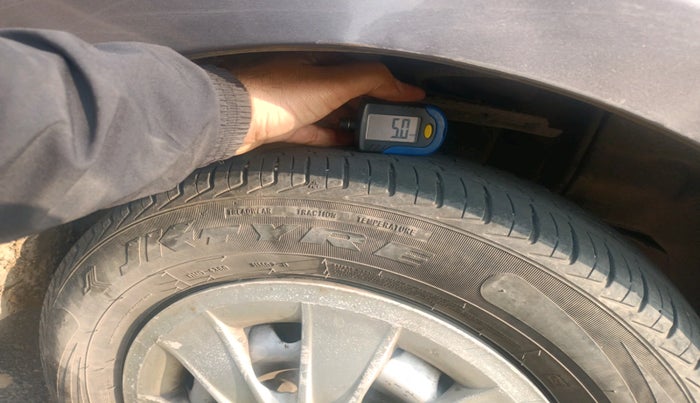 2017 Tata Tiago XE PETROL, Petrol, Manual, 98,372 km, tyre