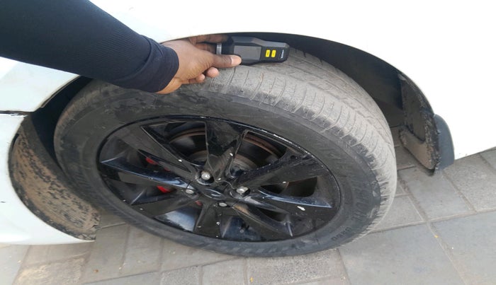 2012 Hyundai Verna FLUIDIC 1.6 VTVT SX, Petrol, Manual, 79,796 km, tyre