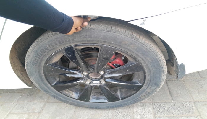 2012 Hyundai Verna FLUIDIC 1.6 VTVT SX, Petrol, Manual, 79,796 km, tyre