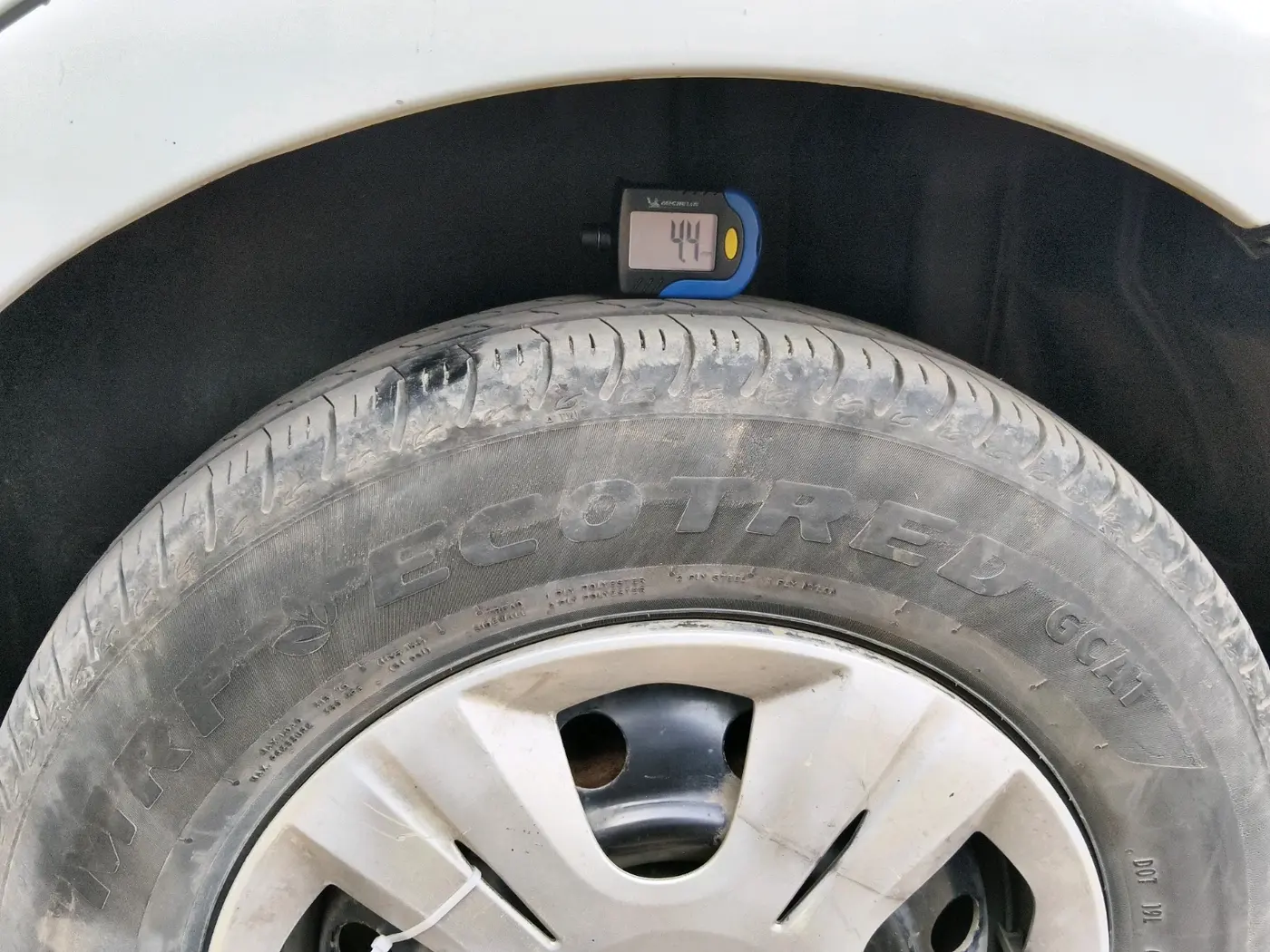 2010 Maruti Swift VDI, Diesel, Manual, 1,57,662 km, tyre