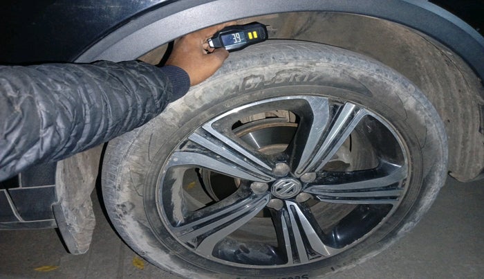 2023 MG ASTOR SAVVY 1.5 CVT S RED, Petrol, Automatic, 25,845 km, tyre