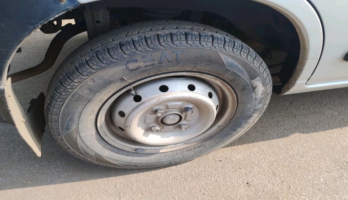 2010 Maruti Alto LXI, Petrol, Manual, 26,969 km, tyre