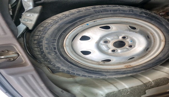 2012 Maruti Zen Estilo LXI, Petrol, Manual, 1,10,254 km, tyre