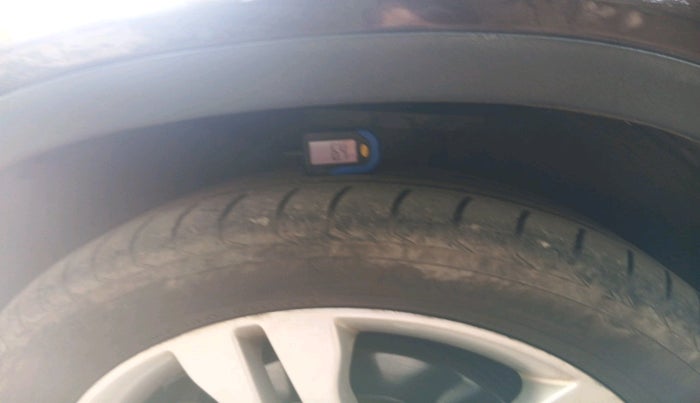 2015 Mercedes Benz C Class 200 K CLASSIC, Petrol, Automatic, 75,415 km, tyre