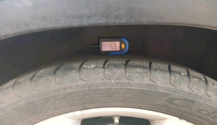 2015 Mercedes Benz C Class 200 K CLASSIC, Petrol, Automatic, 75,415 km, tyre