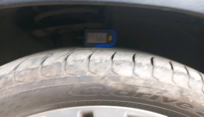 2015 Mercedes Benz C Class 200 K CLASSIC, Petrol, Automatic, 75,415 km, tyre