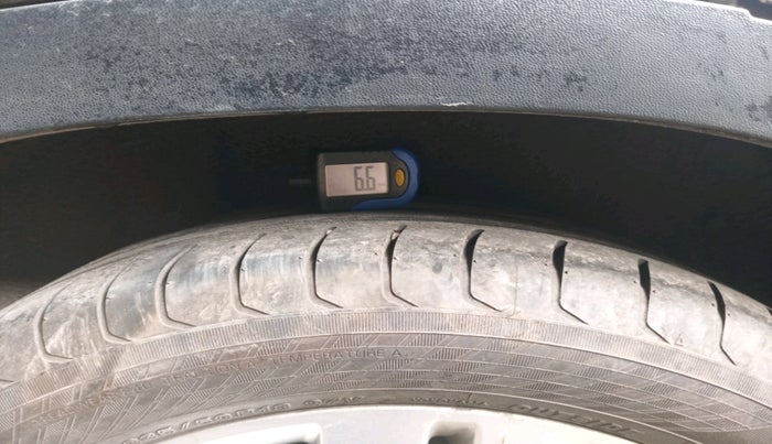 2015 Mercedes Benz C Class 200 K CLASSIC, Petrol, Automatic, 75,415 km, tyre