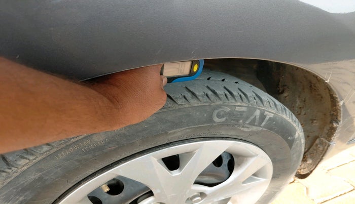 2015 Hyundai Grand i10 SPORTZ 1.2 KAPPA VTVT, Petrol, Manual, 82,662 km, tyre