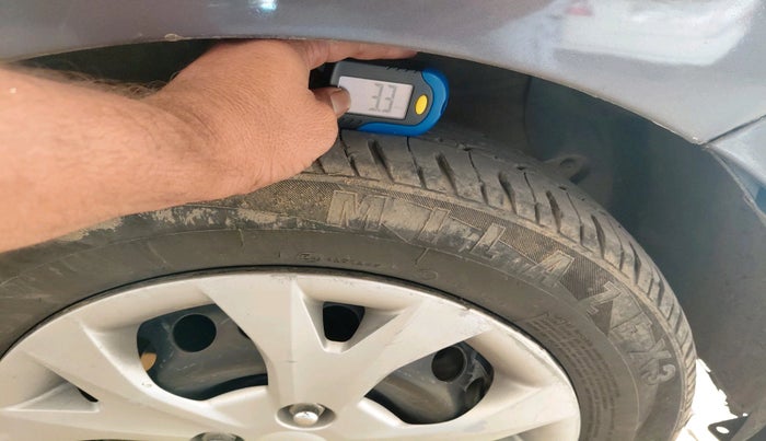 2015 Hyundai Grand i10 SPORTZ 1.2 KAPPA VTVT, Petrol, Manual, 82,662 km, tyre