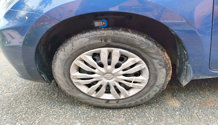 2023 Maruti Dzire VXI, Petrol, Manual, 30,142 km, tyre