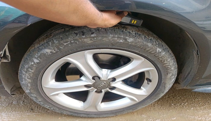 2013 Audi A4 2.0 TDI PREMIUM PLUS, Diesel, Automatic, 1,57,567 km, tyre