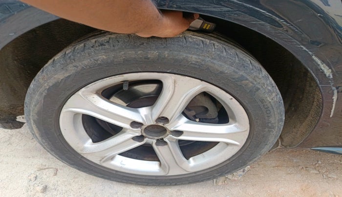 2013 Audi A4 2.0 TDI PREMIUM PLUS, Diesel, Automatic, 1,57,567 km, tyre