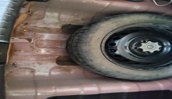 2015 Hyundai Xcent SX 1.1 CRDI (O), Diesel, Manual, 1,64,040 km, tyre