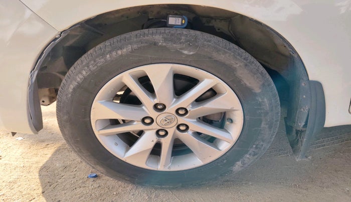 2020 Toyota Innova Crysta 2.4 GX 8 STR, Diesel, Manual, 1,68,237 km, tyre