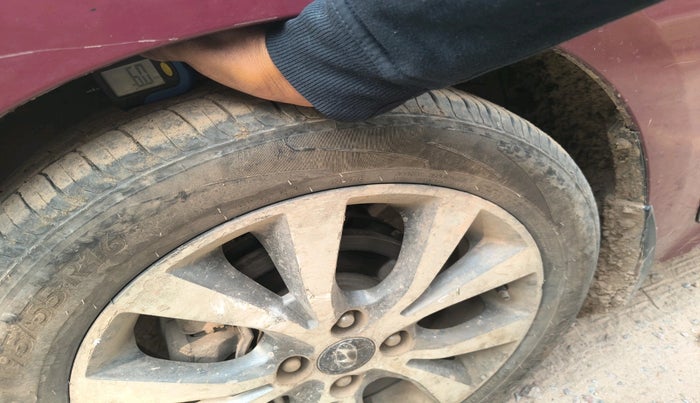 2014 Hyundai Verna FLUIDIC 1.6 CRDI SX, Diesel, Manual, 1,75,394 km, tyre