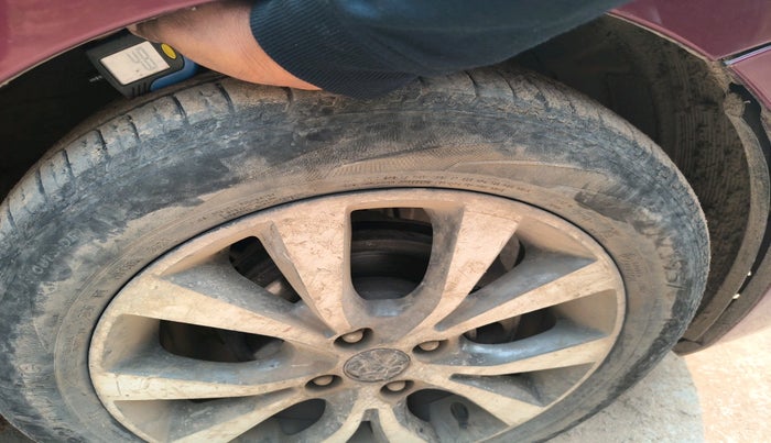 2014 Hyundai Verna FLUIDIC 1.6 CRDI SX, Diesel, Manual, 1,75,394 km, tyre