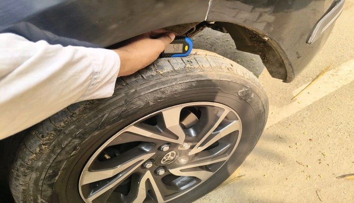 2021 Toyota Innova Crysta 2.4 VX 8 STR, Diesel, Manual, 1,13,526 km, tyre