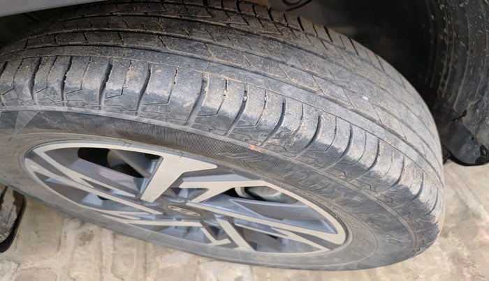 2025 Hyundai Creta SX 1.5 PETROL, Petrol, Manual, 23,766 km, tyre