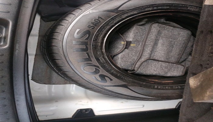 2021 KIA SELTOS HTK PLUS 1.5, Petrol, Manual, 49,782 km, tyre