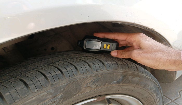 2013 Honda Amaze 1.2L I-VTEC E, Petrol, Manual, 64,278 km, tyre