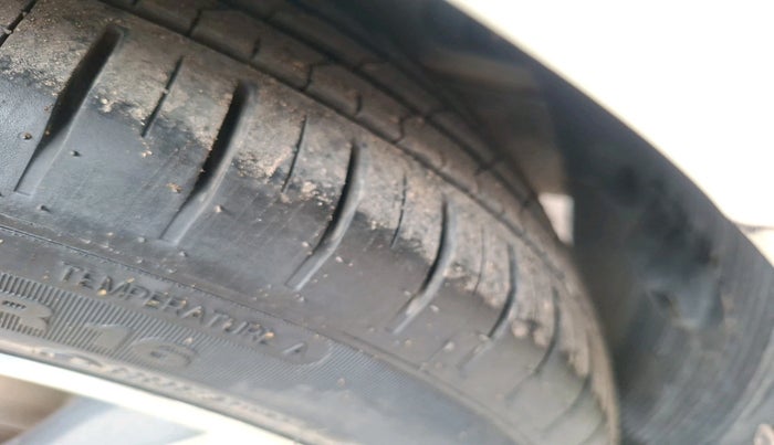 2014 Hyundai Verna FLUIDIC 1.6 CRDI SX, Diesel, Manual, 96,309 km, tyre