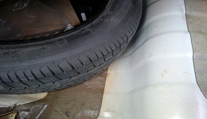 2014 Hyundai Verna FLUIDIC 1.6 CRDI SX, Diesel, Manual, 96,309 km, tyre