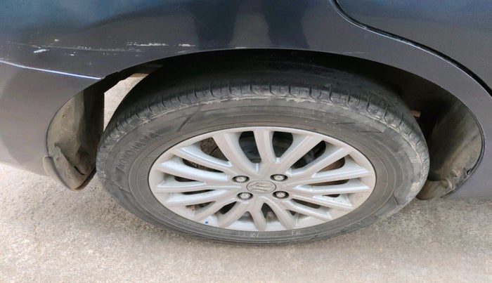 2017 Maruti Dzire ZXI, Petrol, Manual, 1,14,275 km, tyre