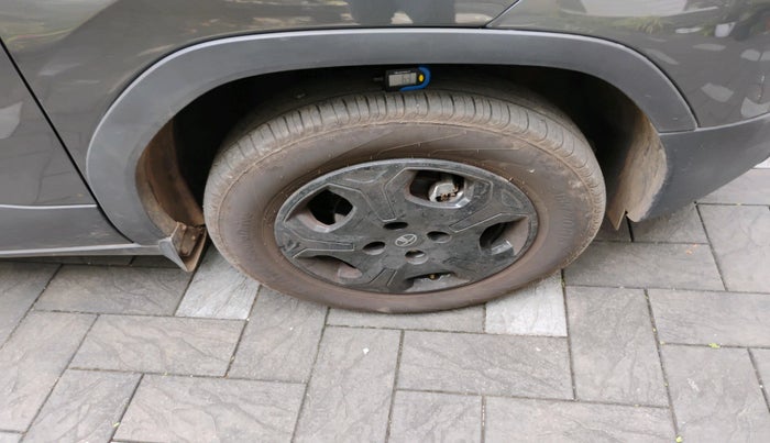 2024 Tata PUNCH ACCOMPLISHED AMT, Petrol, Automatic, 5,601 km, tyre