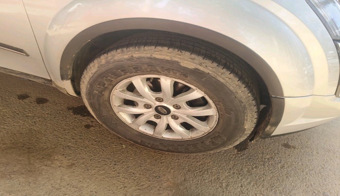 2016 Mahindra XUV500 W10 1.99, Diesel, Manual, 78,325 km, tyre